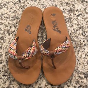 Mallory Reef size 8 rainbow thong flip flop
